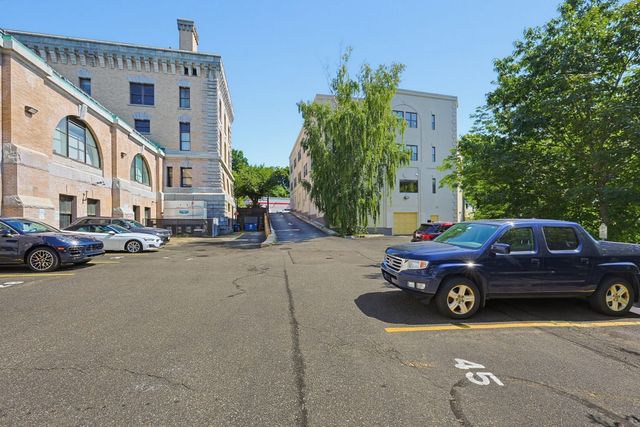 92 High St 21, Medford, MA 02155