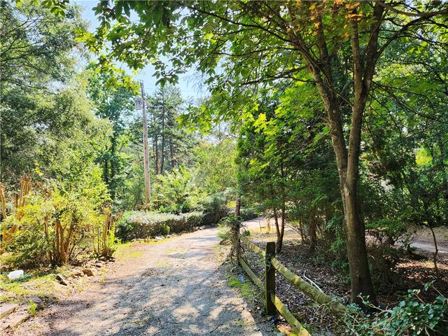 200 Fawn Drive, Seneca, SC 29678