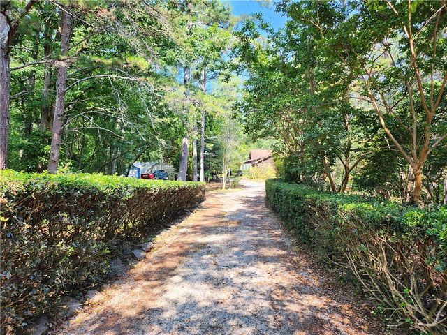 200 Fawn Drive, Seneca, SC 29678