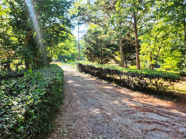 200 Fawn Drive, Seneca, SC 29678