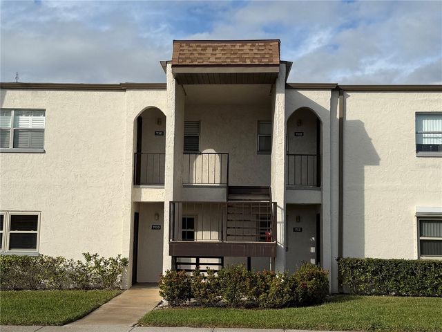 7701 STARKEY ROAD 711, Seminole, FL 33777