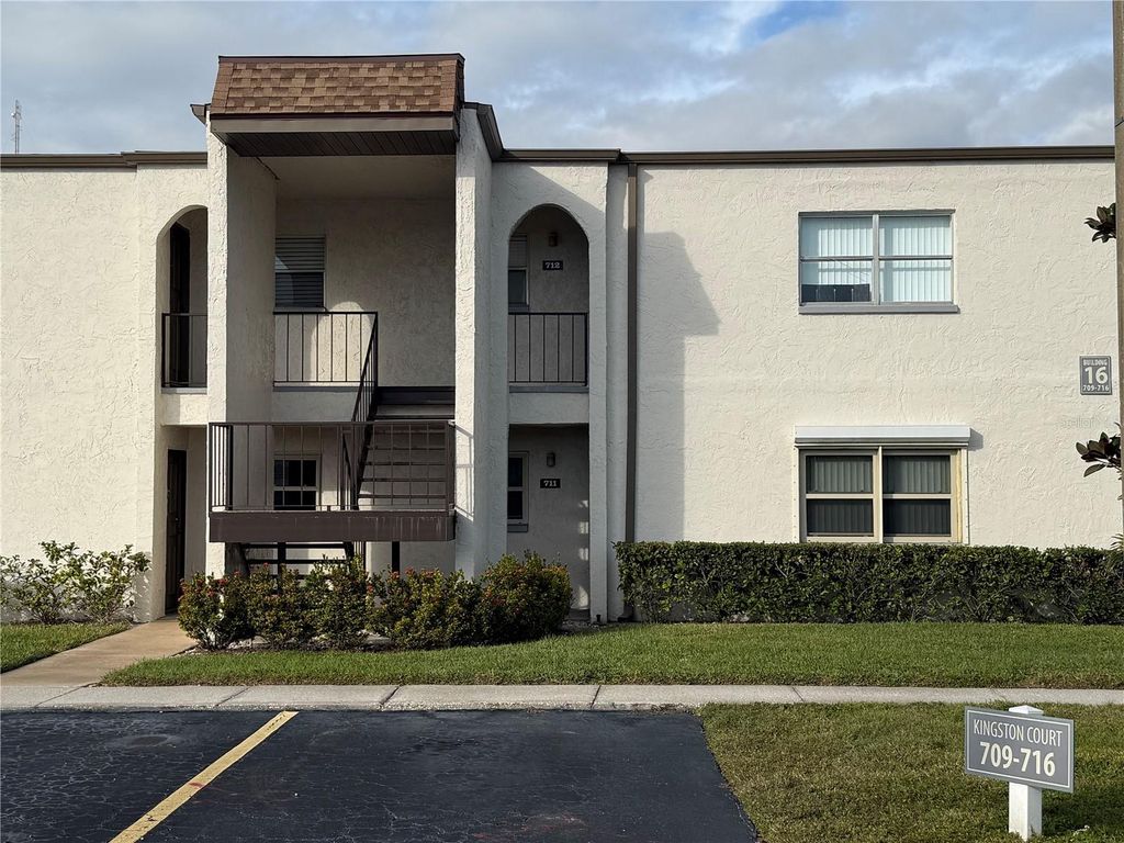 7701 STARKEY ROAD 711, Seminole, FL 33777