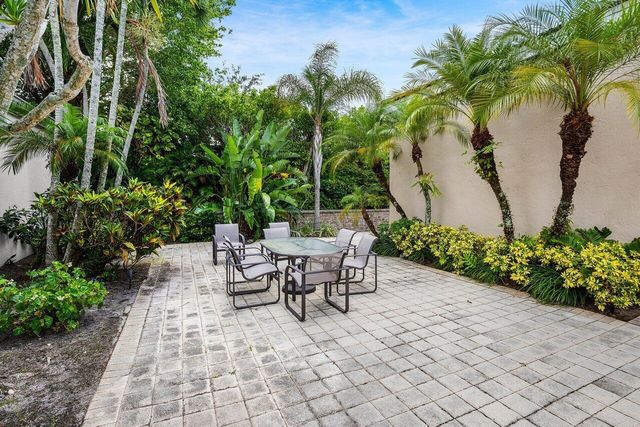 6263 NW 43rd Terrace, Boca Raton, FL 33496
