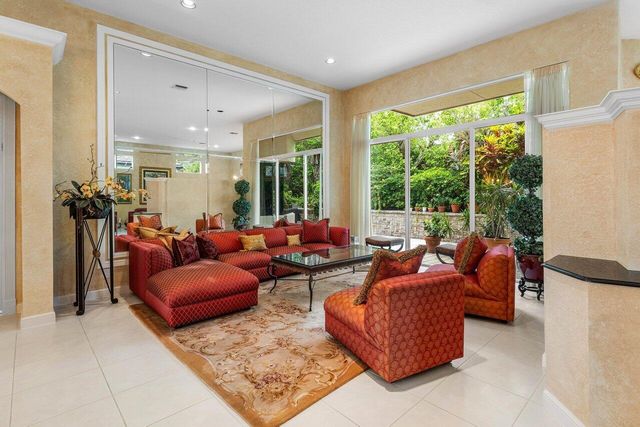 6263 NW 43rd Terrace, Boca Raton, FL 33496