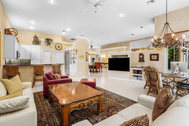 6263 NW 43rd Terrace, Boca Raton, FL 33496