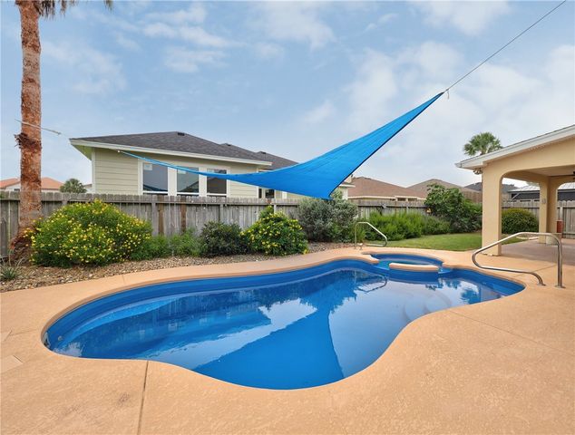 13726 EAGLESNEST BAY DRIVE Dr, Corpus Christi, TX 78418