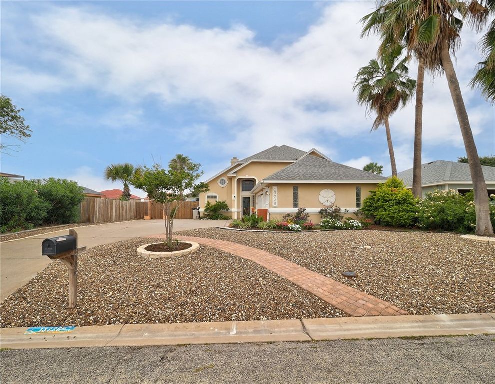 13726 EAGLESNEST BAY DRIVE Dr, Corpus Christi, TX 78418
