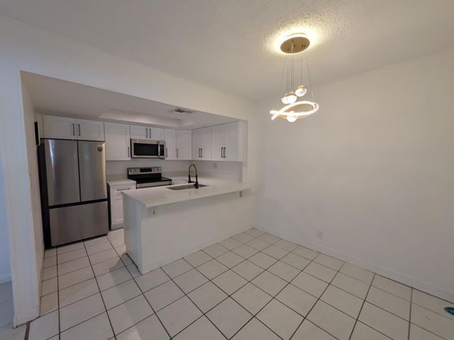 1325 Silverado 1325, North Lauderdale, FL 33068