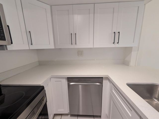 1325 Silverado 1325, North Lauderdale, FL 33068