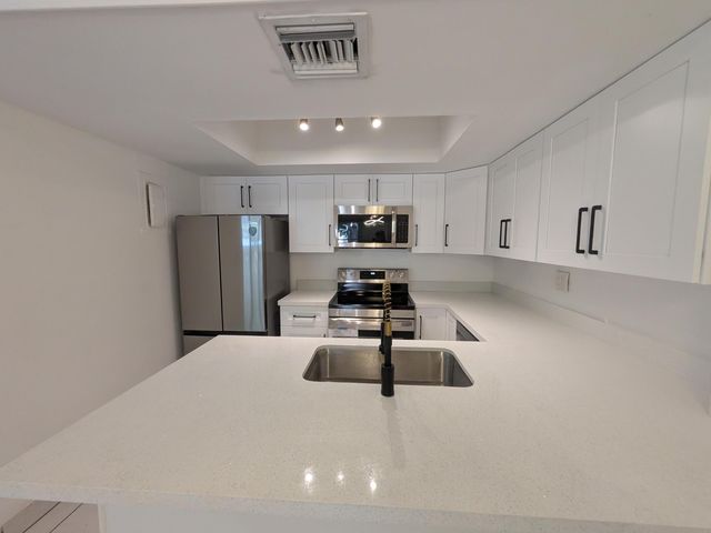 1325 Silverado 1325, North Lauderdale, FL 33068