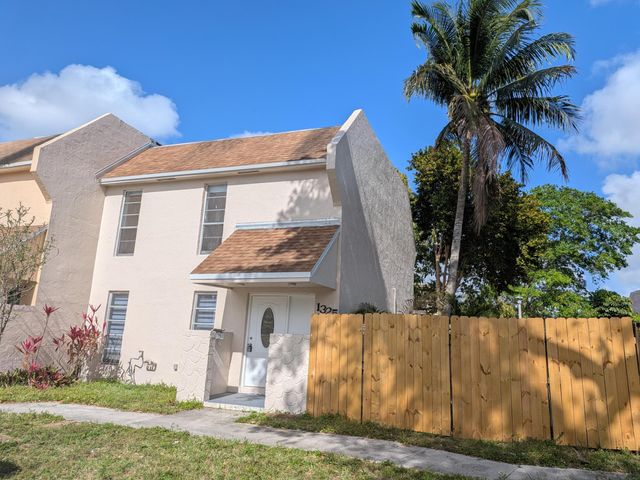 1325 Silverado 1325, North Lauderdale, FL 33068