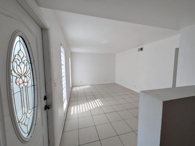 1325 Silverado 1325, North Lauderdale, FL 33068