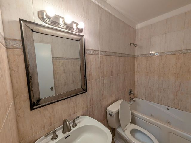 1325 Silverado 1325, North Lauderdale, FL 33068