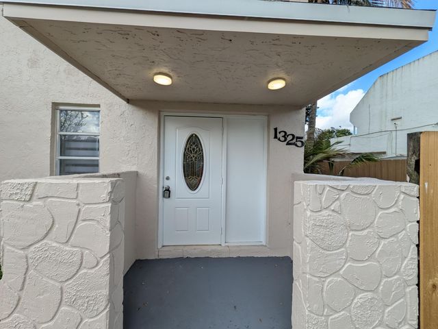 1325 Silverado 1325, North Lauderdale, FL 33068