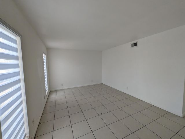 1325 Silverado 1325, North Lauderdale, FL 33068
