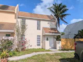 1325 Silverado 1325, North Lauderdale, FL 33068