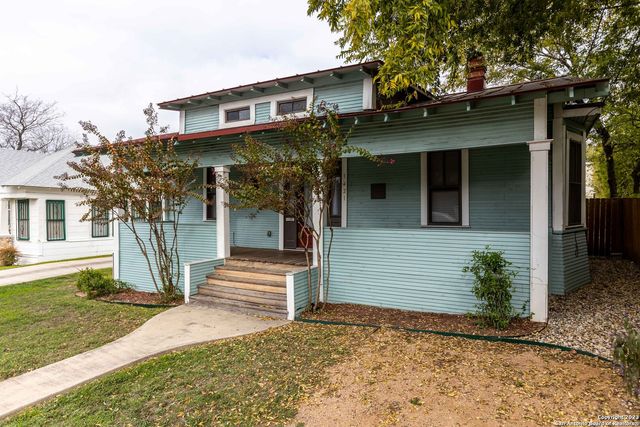1121 E CROCKETT ST, San Antonio, TX 78202