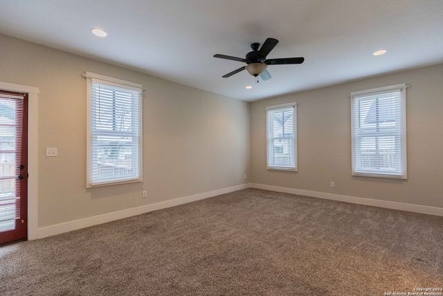 1121 E CROCKETT ST, San Antonio, TX 78202