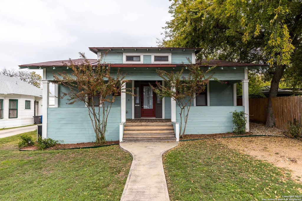 1121 E CROCKETT ST, San Antonio, TX 78202