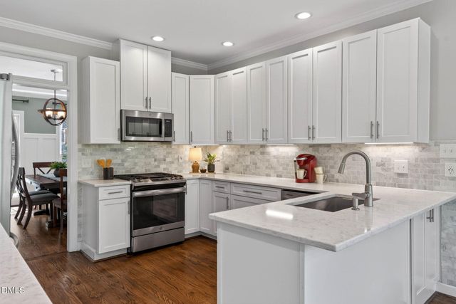 1047 W Sterlington Place, Apex, NC 27502