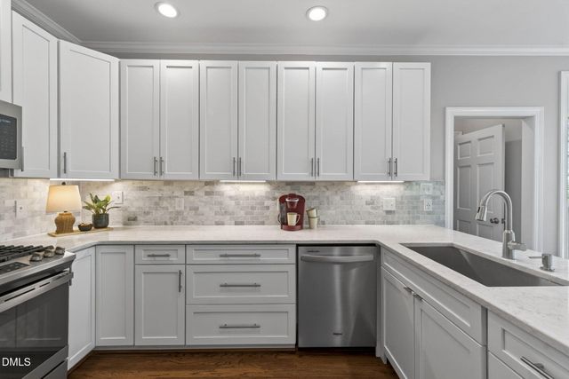 1047 W Sterlington Place, Apex, NC 27502