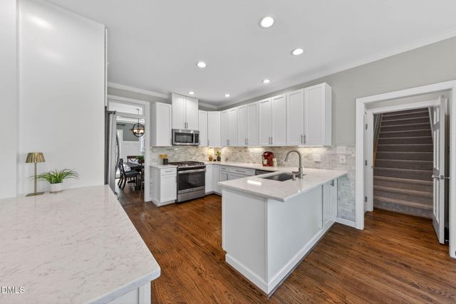 1047 W Sterlington Place, Apex, NC 27502