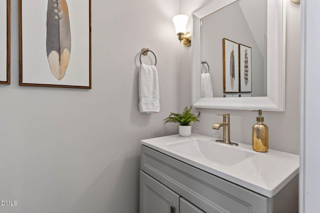 1047 W Sterlington Place, Apex, NC 27502