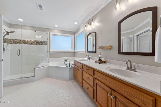 1047 W Sterlington Place, Apex, NC 27502