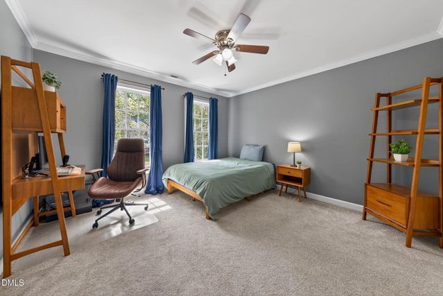 1047 W Sterlington Place, Apex, NC 27502