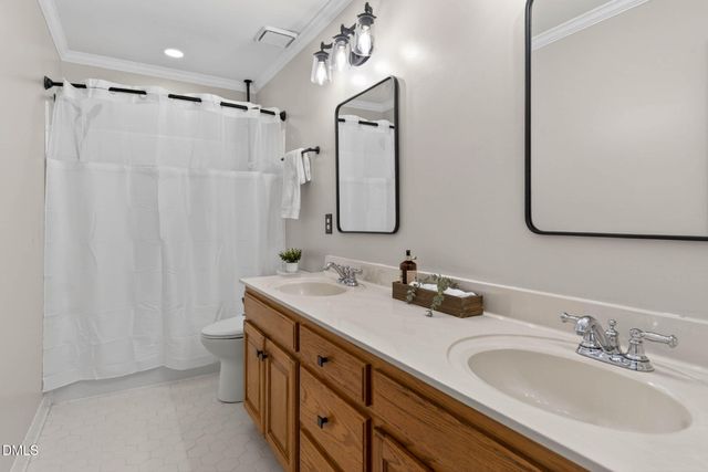 1047 W Sterlington Place, Apex, NC 27502