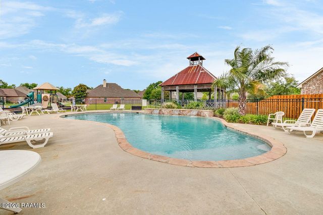 406 La Villa Circle, Youngsville, LA 70592