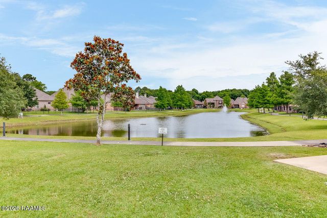 406 La Villa Circle, Youngsville, LA 70592