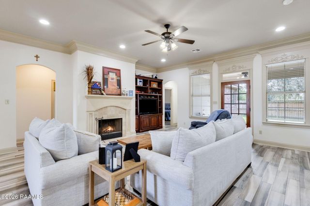 406 La Villa Circle, Youngsville, LA 70592