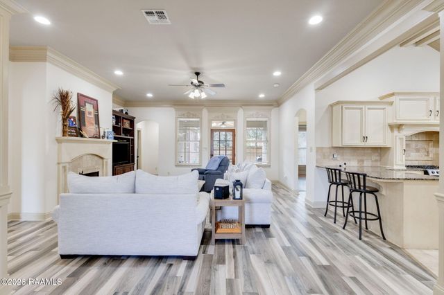 406 La Villa Circle, Youngsville, LA 70592