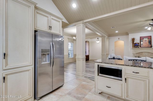 406 La Villa Circle, Youngsville, LA 70592