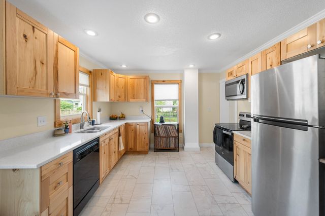 417 10th Street, Ames, IA 50010