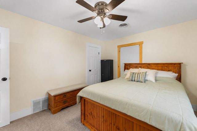 417 10th Street, Ames, IA 50010