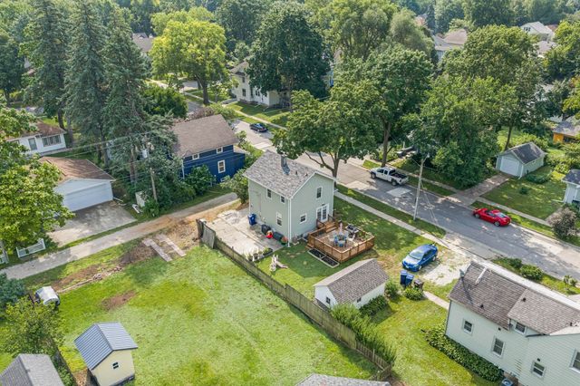 417 10th Street, Ames, IA 50010