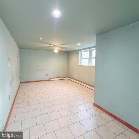 4413 KENWOOD DR, Woodbridge, VA 22193