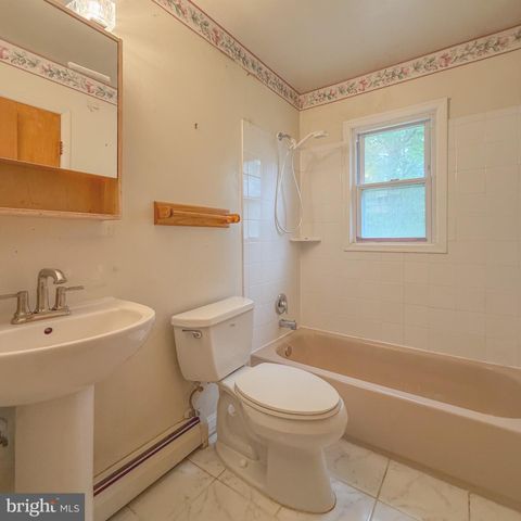 4413 KENWOOD DR, Woodbridge, VA 22193