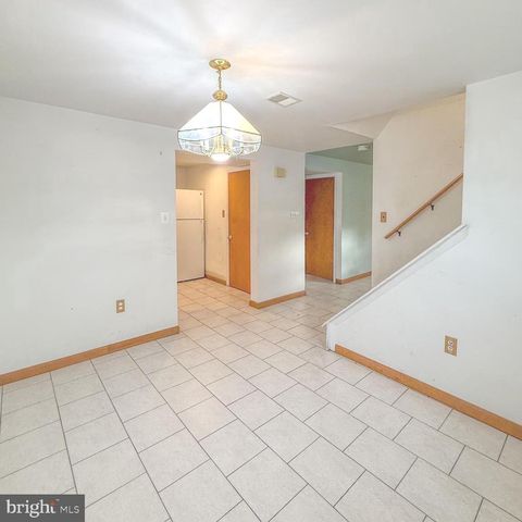 4413 KENWOOD DR, Woodbridge, VA 22193