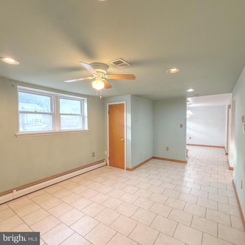 4413 KENWOOD DR, Woodbridge, VA 22193