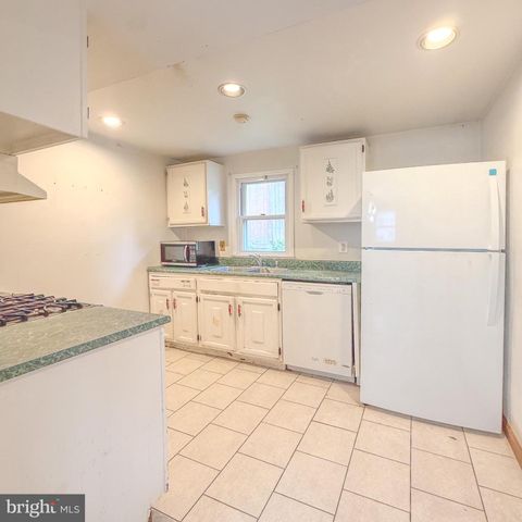 4413 KENWOOD DR, Woodbridge, VA 22193