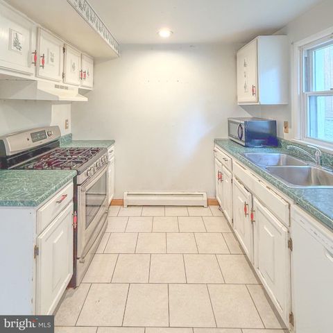 4413 KENWOOD DR, Woodbridge, VA 22193