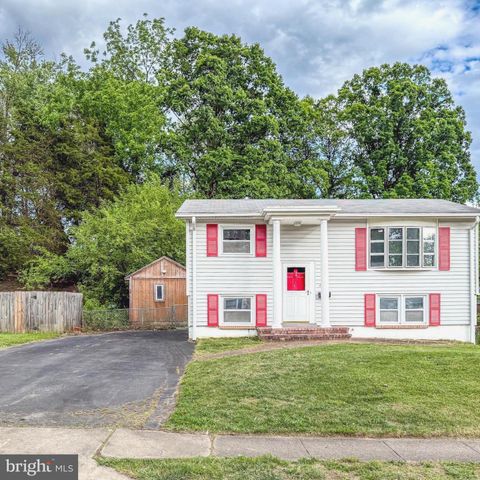 4413 KENWOOD DR, Woodbridge, VA 22193