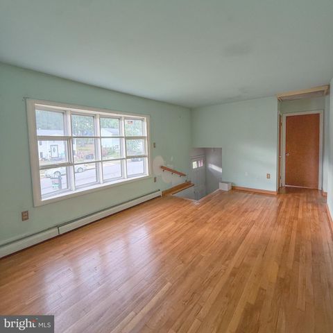 4413 KENWOOD DR, Woodbridge, VA 22193