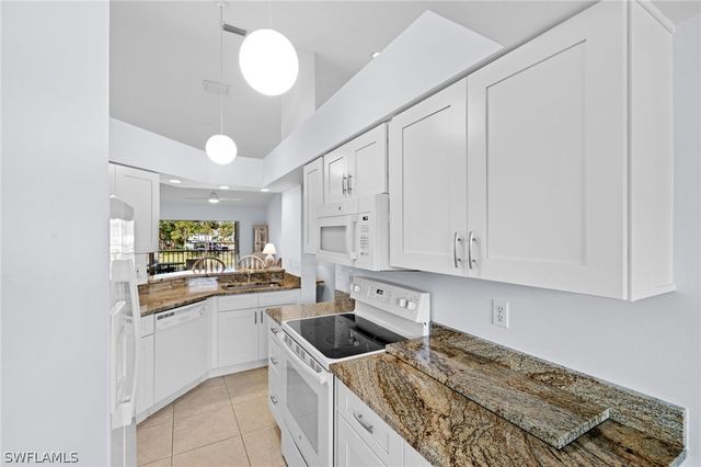 121 Wading Bird CIR B201, Naples, FL 34110