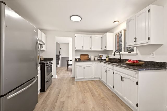 19 Chimney Hill Road, Greece, NY 14612