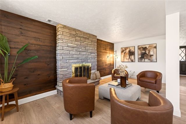 19 Chimney Hill Road, Greece, NY 14612