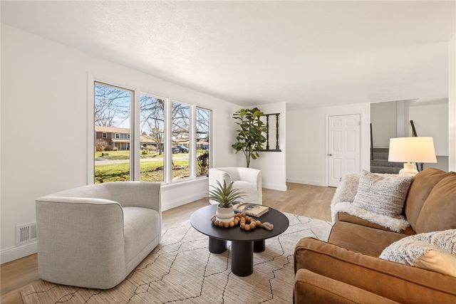 19 Chimney Hill Road, Greece, NY 14612